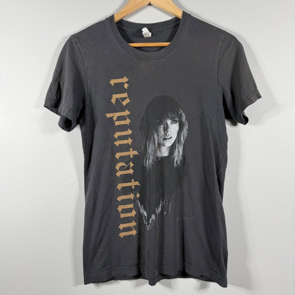 Taylor Swift Reputation Stadium Tour Graphic T-Shirt Gray S